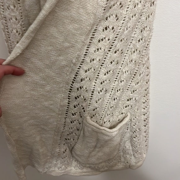 Sleeveless Knit Sweater Vest - Picture 2 of 5